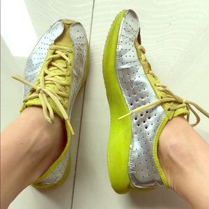 Nike 8.5 metallic lightweight sprinting sneakers